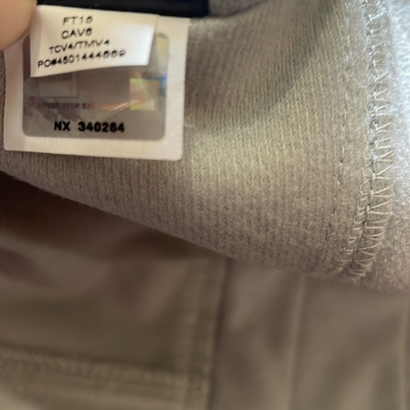 The North Face - EUC Women's Gray Jacket - Size Small - Picture 13 of 13